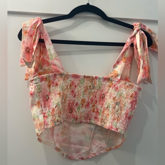 SHEIN floral top with tie shoulder details - Picture 2 of 4